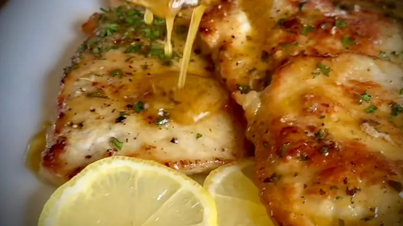 Cotlete de porc cu lămâie – o cină rapidă și plină de savoare