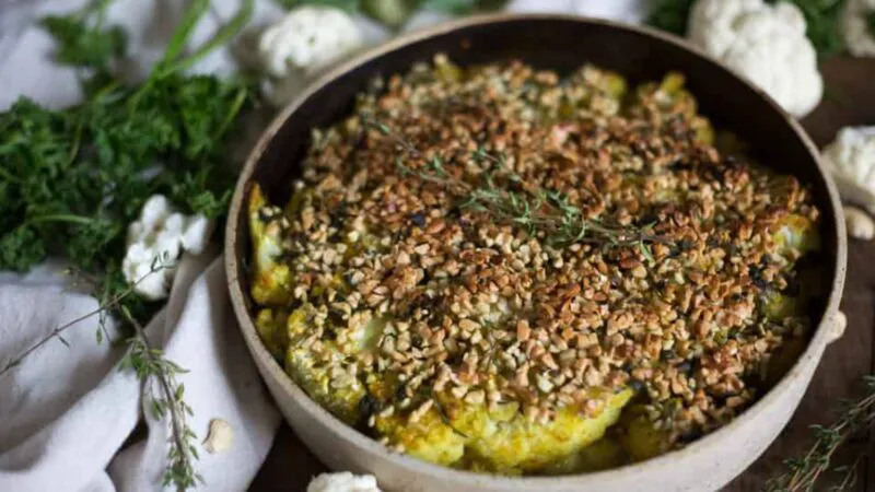 Rețeta care vă cucerește. Conopidă nemțească în crustă de caju și curry