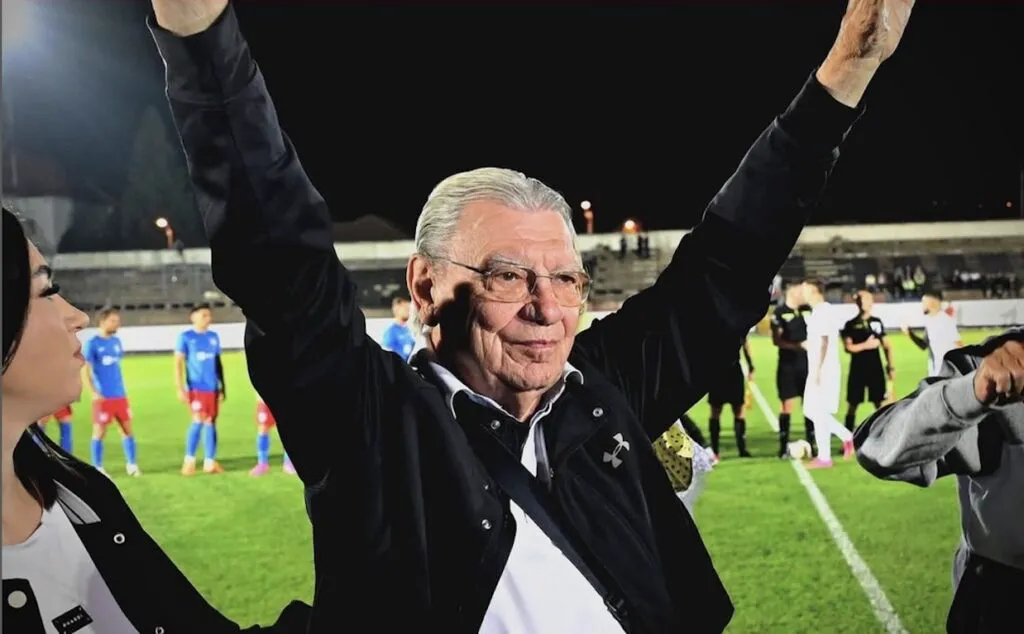 Emeric Ienei a murit. Legendarul fotbalist a ajuns în spital, dar medicii nu au mai avut ce face