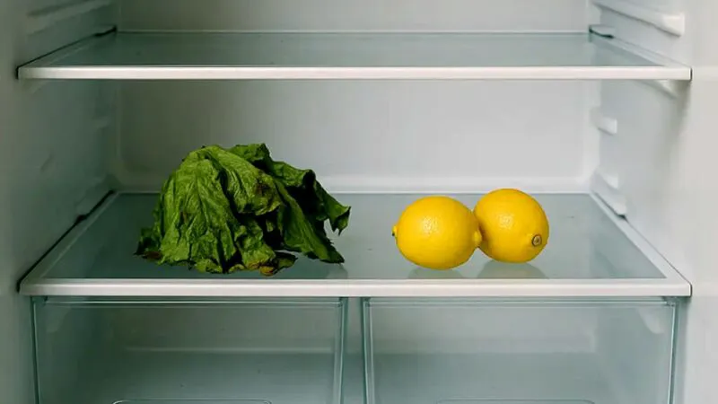 Bancul zilei. Dragă, e frigiderul gol, fă și tu ceva de mâncare! Femeia răspunde…