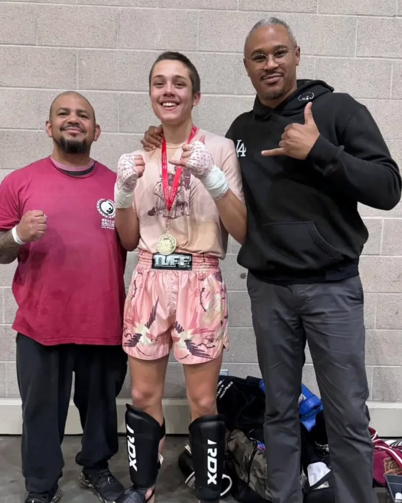 Cum arată Knox, fiul Angelinei Jolie și al lui Brad Pitt. Iese la rampă și face lucruri neobișnuite