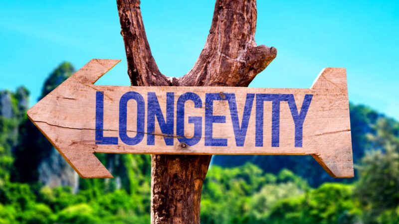 Secretele longevității din zonele albastre. Cum reușesc oamenii să depășească 100 de ani