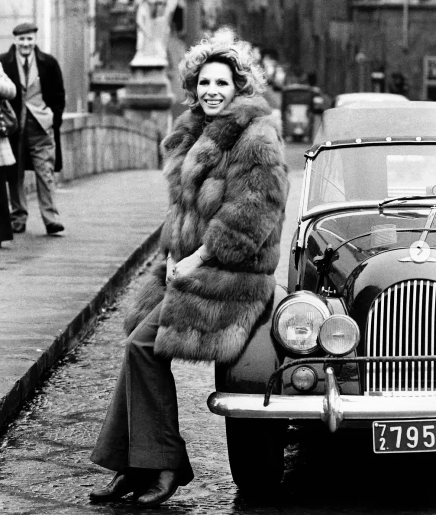 S-a stins steaua Italiei. Legendara artistă a fost incinerată în costum Dior