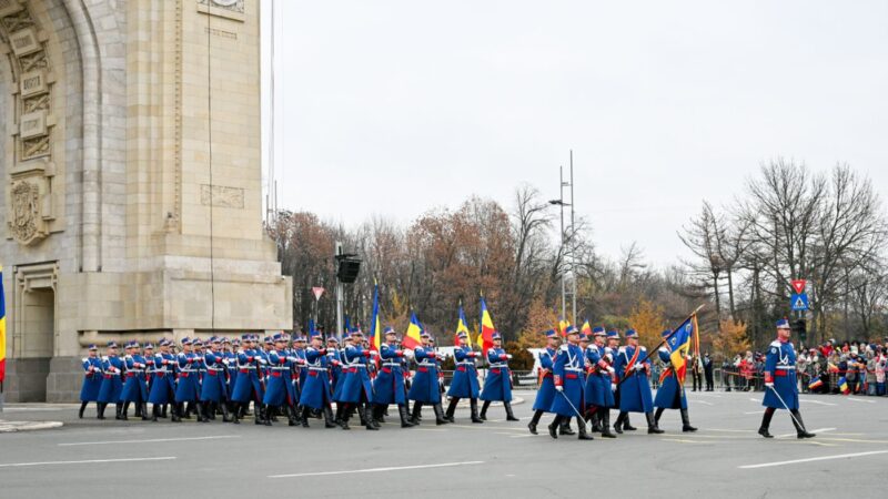 Parada militară pentru Ziua Națională a României. Peste 2900 de militari, zeci de vehicule și 45 de aeronave