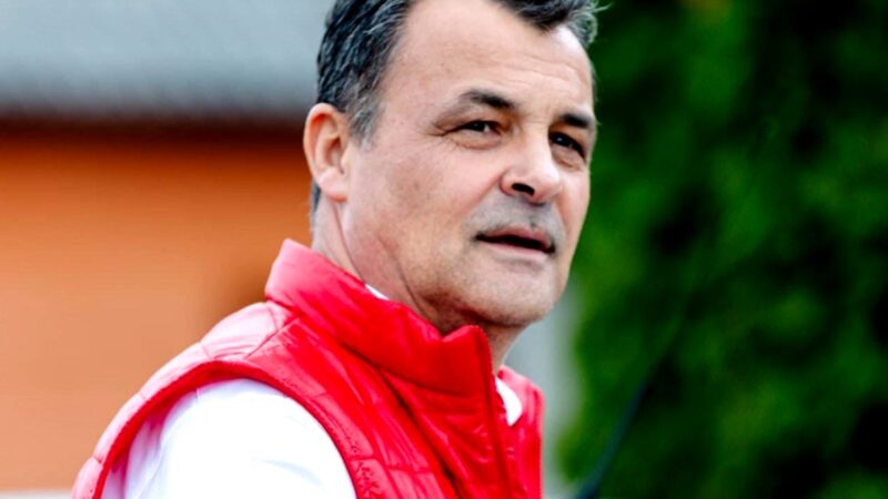 Primarul Traian Simionca din comuna Livezile le-a arătat tuturor cum își agresează sexual angajata