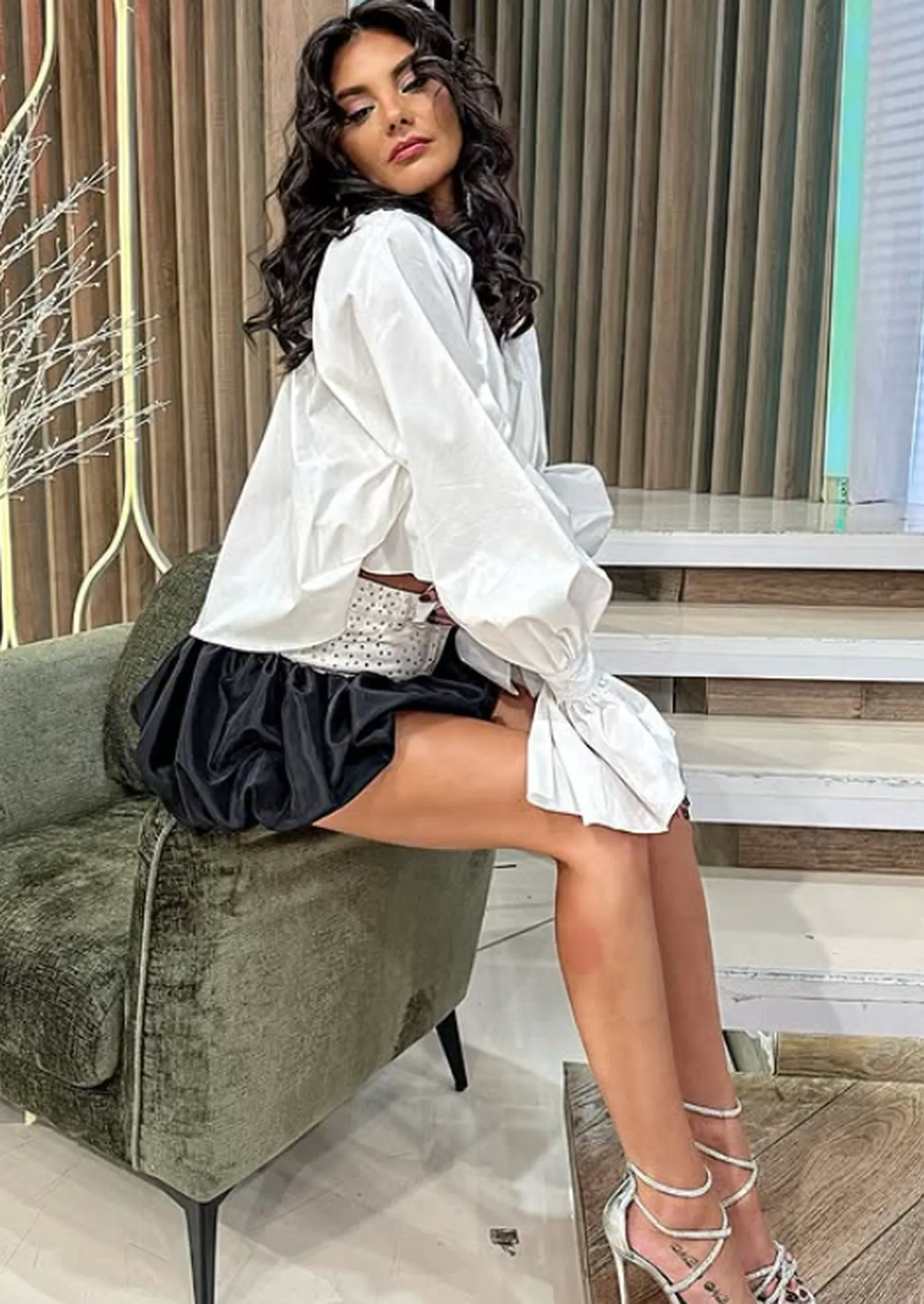 Ramona Olaru de la Neatza cu Răzvan și Dani le explică tuturor de ce nu stă nici un bărbat lângă ea. „Am cununiile legate și din altă viață și din viața asta”