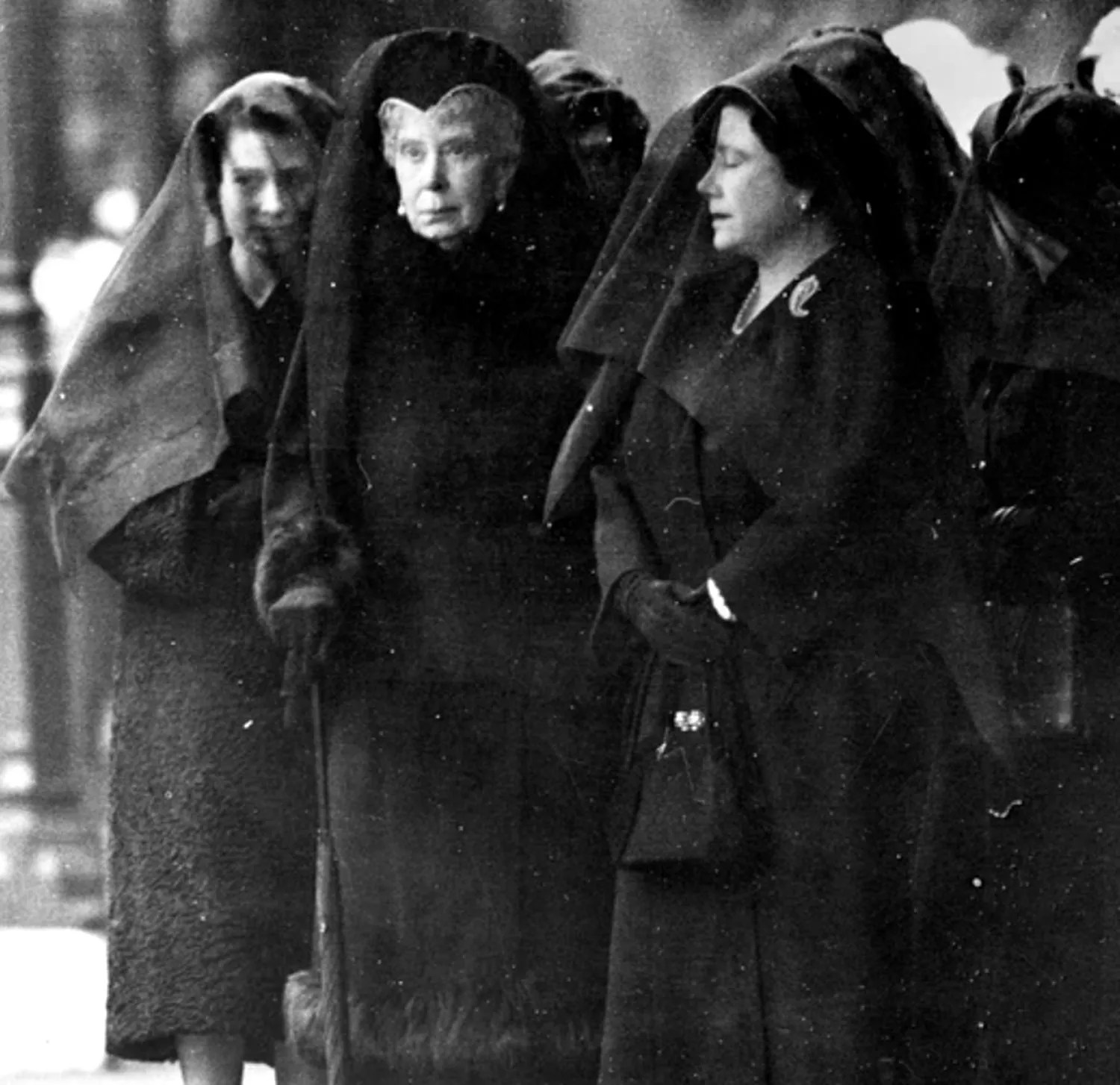 Fantome regale și ritualuri secrete. „Exorcism” la Sandringham House, ce spirit l-a speriat pe regele Charles