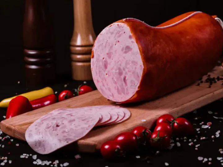 Soția unui programator îl trimite la alimentară. Cumpără și tu un salam și dacă are și ouă, ia 10