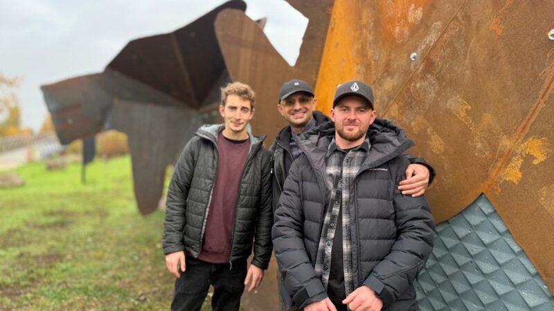 Sculptori români înfrumusețează un fost oraș minier din Franța. Viziunea municipalității din Méricourt ar putea fi luată exemplu