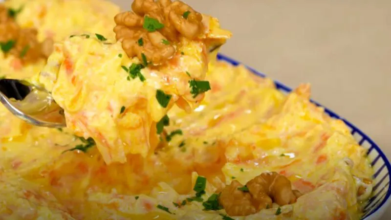 Un altfel de tzatizki, cu morcovi în loc de castraveți. Rețeta e mândria turcilor