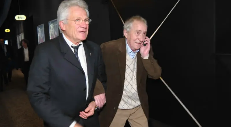 Cum arată, azi, unicul fiu în viață al soților Ceaușescu. Valentin e nedespărțit de un obiect vechi, surprinzător