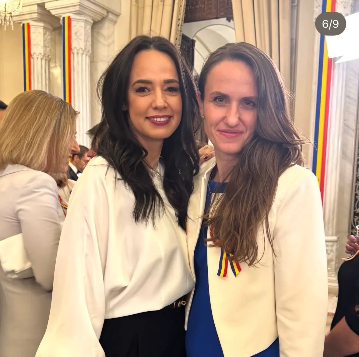 Nicușor Dan și Mirabela, rundă de poze la Palat cu influencerii. Și Oana Țoiu a pozat ca o divă