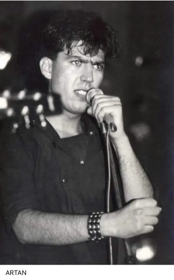 Artan și trupa „Timpuri Noi”, o istorie cu Ceaușescu care le-a interzis cântările. Securitatea i-a băgat în anchetăArtan și trupa „Timpuri Noi”, o istorie cu Ceaușescu care le-a interzis cântările. Securitatea i-a băgat în anchetă