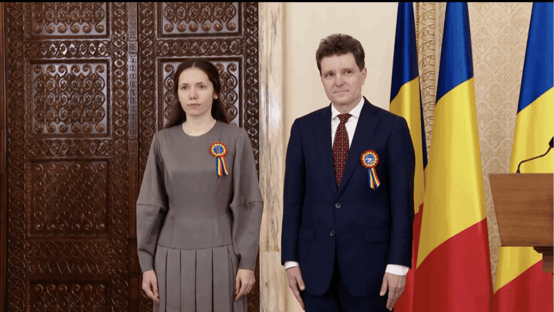 Nicușor Dan și Mirabela, rundă de poze la Palat cu influencerii. Și Oana Țoiu a pozat ca o divă