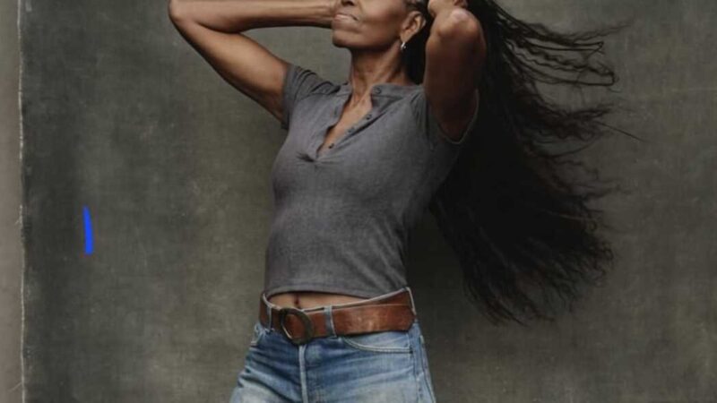 Michelle Obama își începe cariera de fotomodel. A pozat senzual, cum nu se aștepta nimeni să o vadă – Foto