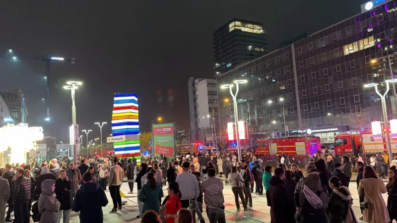 Mall Promenada din București, evacuat de urgență. Pompierii sunt la fața locului. Breaking News
