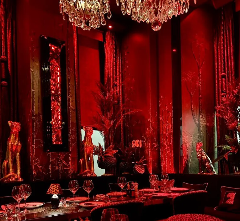 Monica Bîrlădeanu, dusă de generalul Gheorghiță să petreacă la Monaco din București. Anul trecut au sărbătorit în străinătate