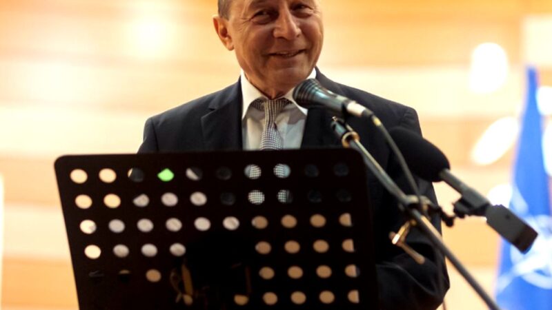 Traian Băsescu a retrăit azi un moment important din viața lui. S-a întâmplat în urmă cu 50 de ani și nici soția nu-l poate uita