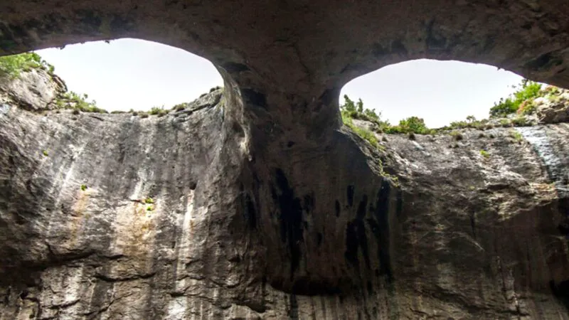 Povestea peșterii cu „ochii lui Dumnezeu” din Bulgaria. S-a format acum 66 milioane de ani