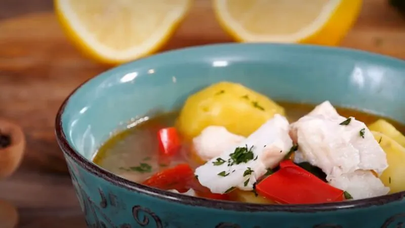 Supă de pește bulgărească pentru masa de Sfântul Nicolae. Delicioasa rețetă, foarte veche, e mândria gospodinelor