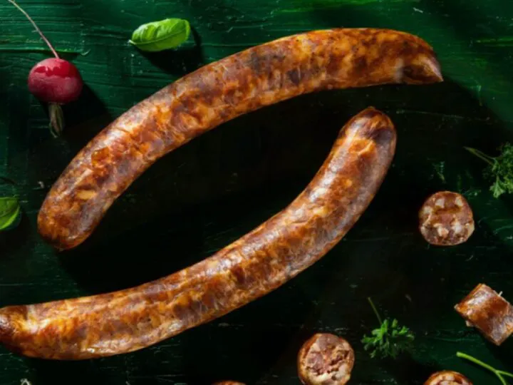 Bancul zilei. Doctore, vine Crăciunul. Pot să mănânc cârnați afumați? Ce răspunde medicul