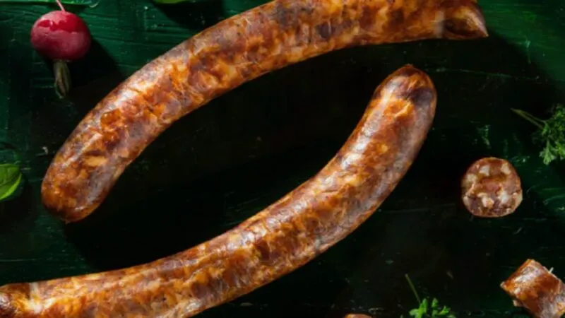 Bancul zilei. Doctore, vine Crăciunul. Pot să mănânc cârnați afumați? Ce răspunde medicul