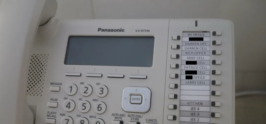 Imagini șocante de pe „Insula Pedofililor”! Ce au găsit anchetatorii în camerele secrete ale lui Jeffrey Epstein 