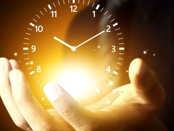 Bancul zilei. Acuzat ca a furat un ceas, hoțul explică. Pur și simplu leșini de râs