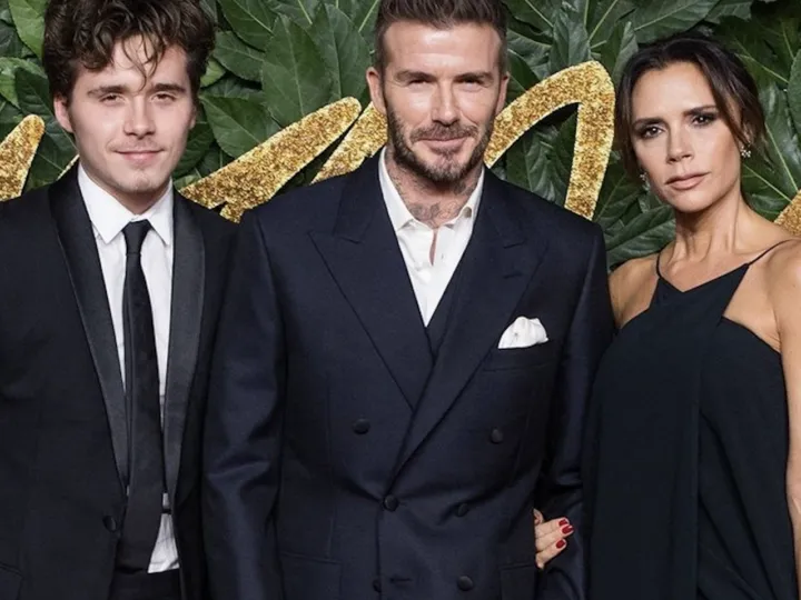 Rupt de tatăl David Beckham, dar copia lui fidelă. Brooklyn îi calcă pe urme chiar și după scandal