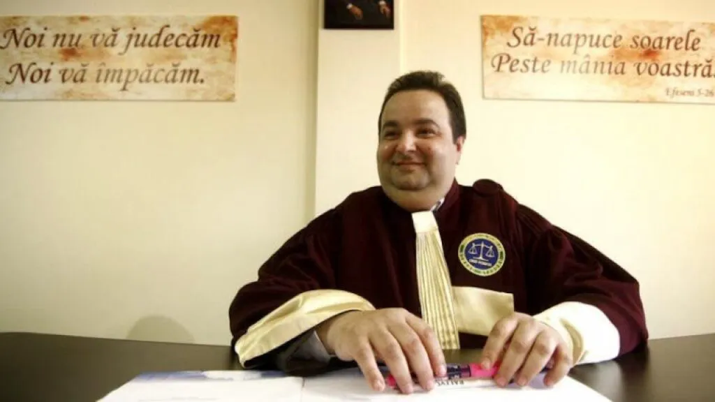 Cioabă, regele romilor, mai titrat ca Moșteanu! Informații incredibile din CV-ul său