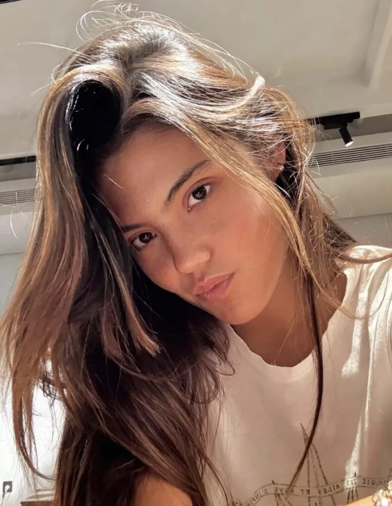 Tenismena Emma Răducanu, de nerecunoscut. Ceva a transformat-o total