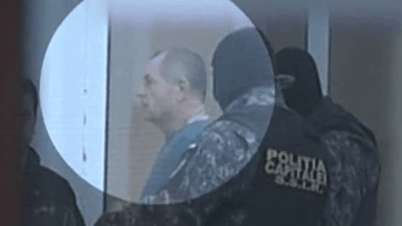 Poveste din pușcărie cu criminalul de la „Perla”. Polițistul care și-a ucis fosta soție a salvat un procuror