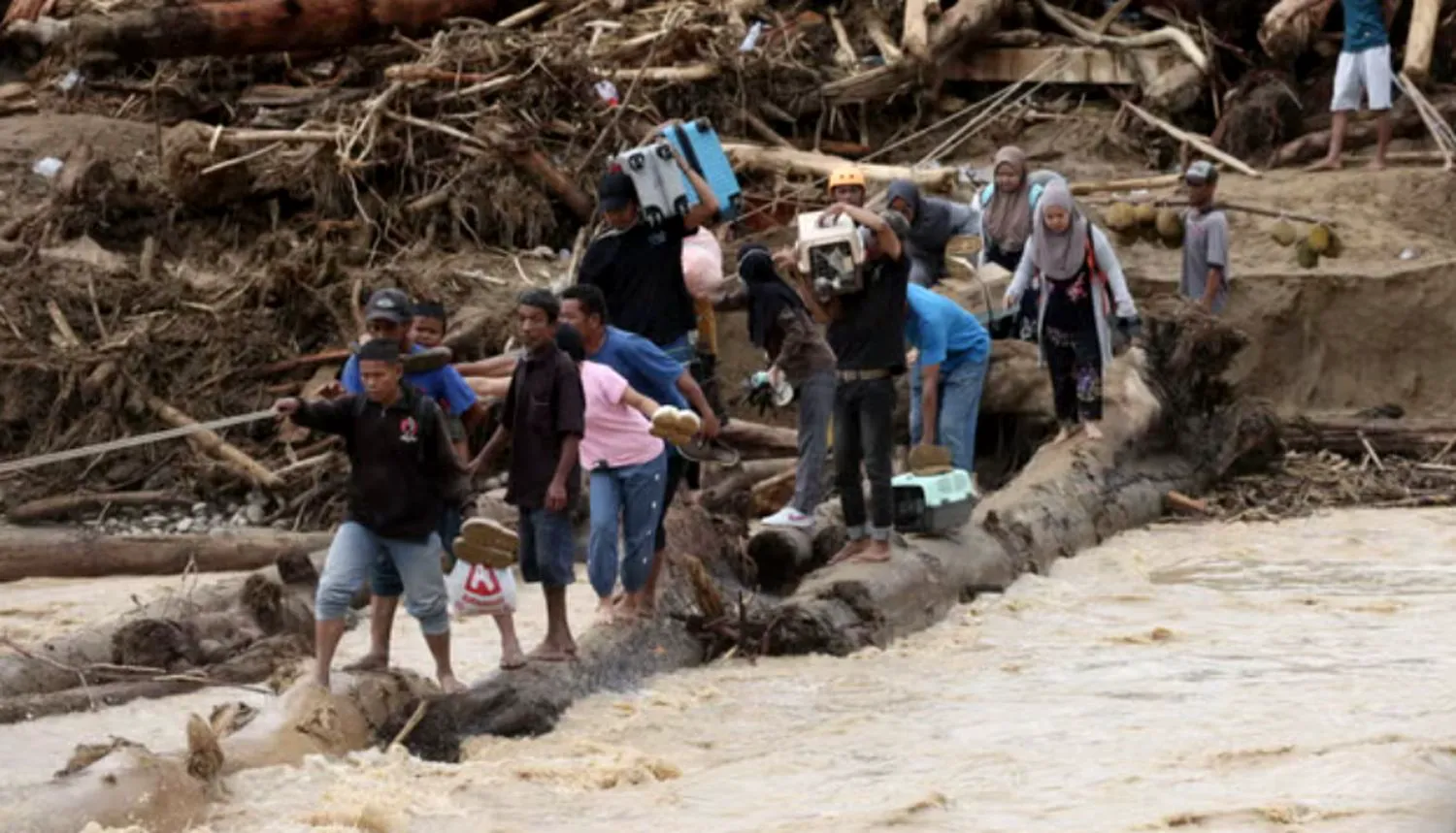 Lanțul fatal al încălzirii globale: oceane mai calde, ploi mai intense și inundații record în Asia