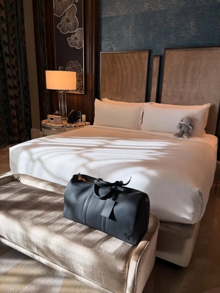 Mr. Pink i-a pus lumea la picioare Irinei Columbeanu. Tatăl vitreg are grijă să o scalde în lux – Imagini uluitoare