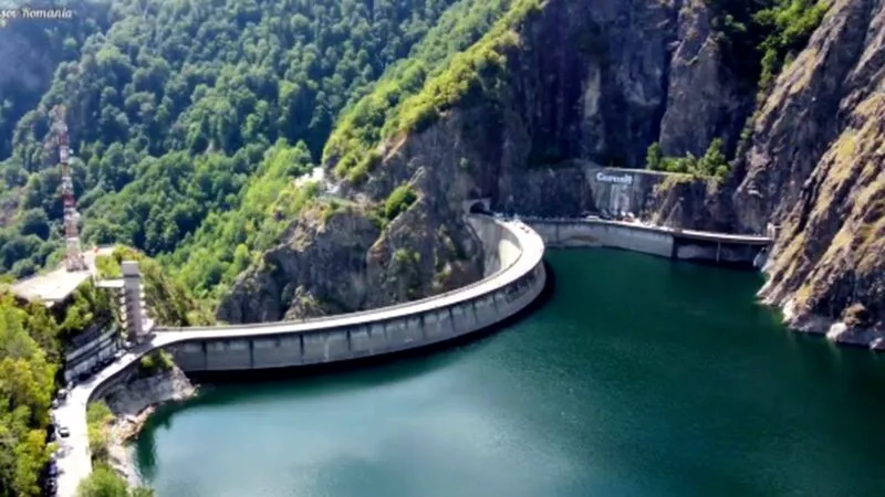 Povestea tulburătoare a localității care a dispărut odată cu apariția lacului Vidraru. Crucile din cimitire mai ies din când în când la suprafață