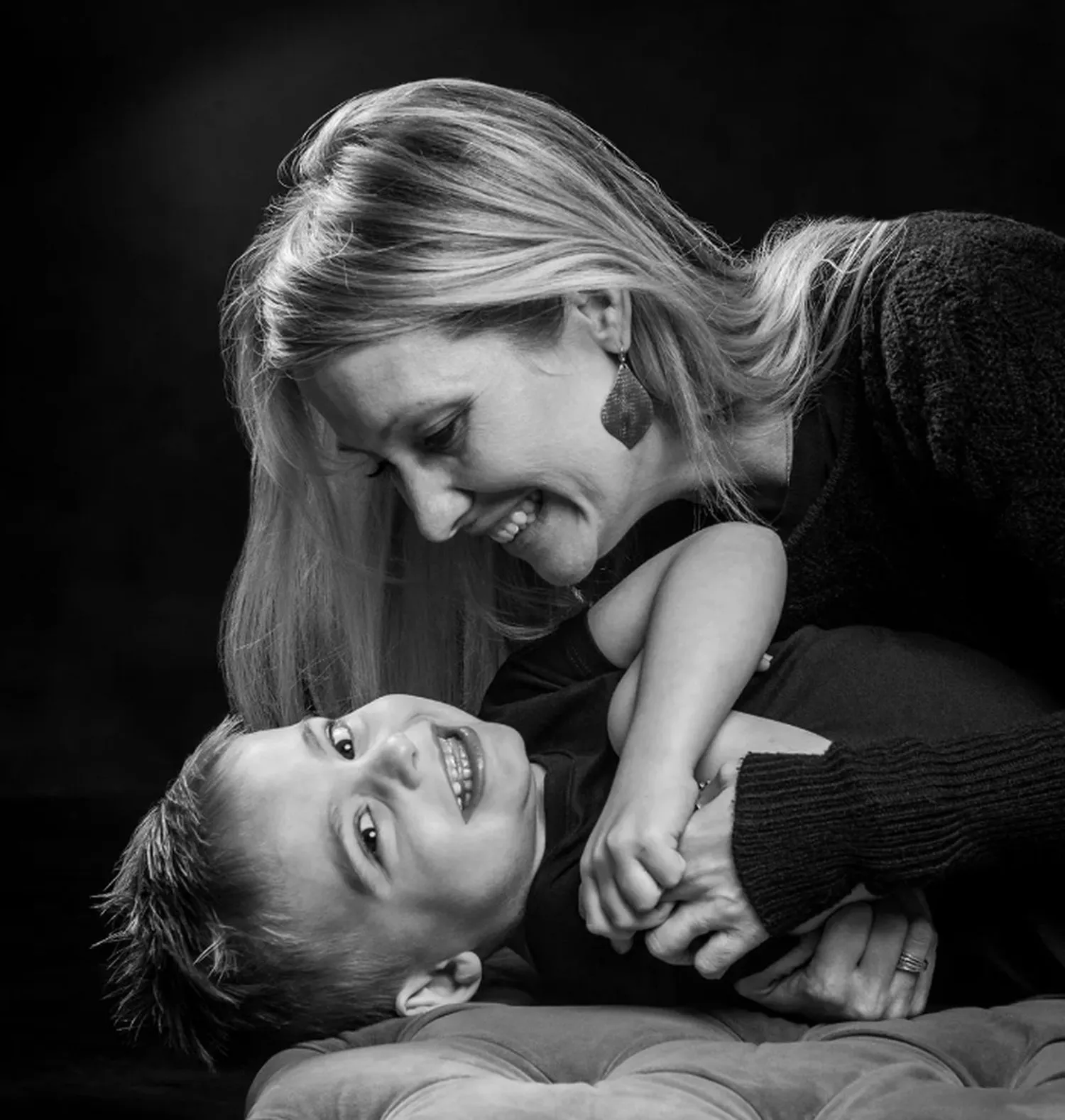 Un băiețel de 8 ani suferă de o boală atât de rară încât nu are nume. Este primul din lume care primește tratament