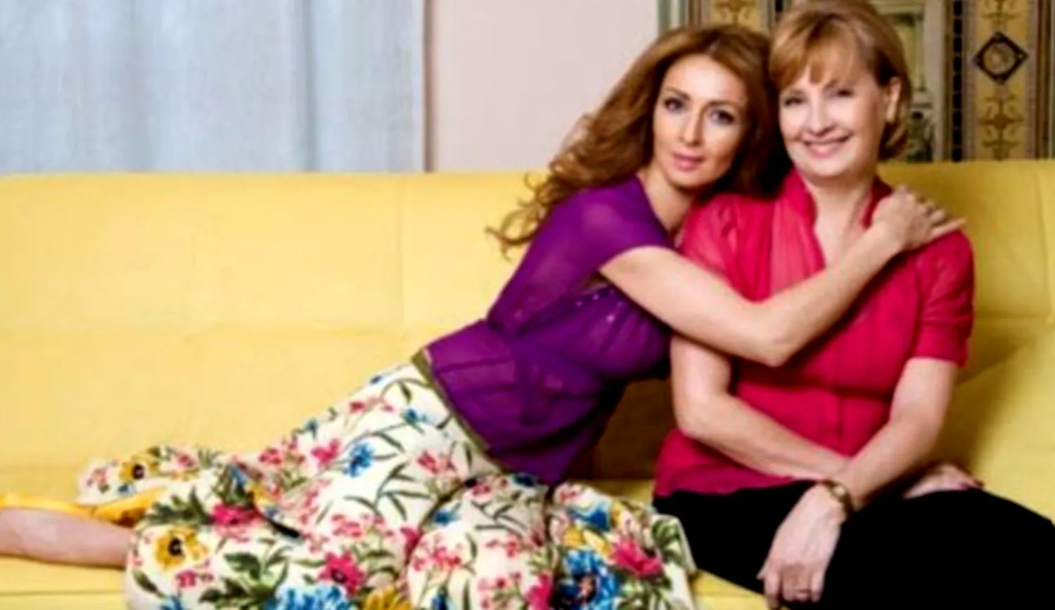 Mihaela Rădulescu, o femeie puternică, crescută de „o femeie puternică”. Cu ultimele puteri și-a condus mama pe ultimul drum