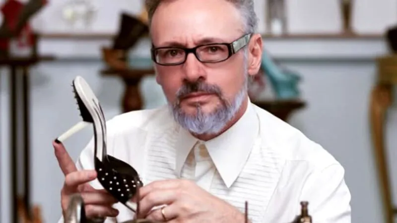 Fiica lui Mihai Albu îi cere sfaturi tatălui despre iubit. Ce părere are designerul despre tânăr