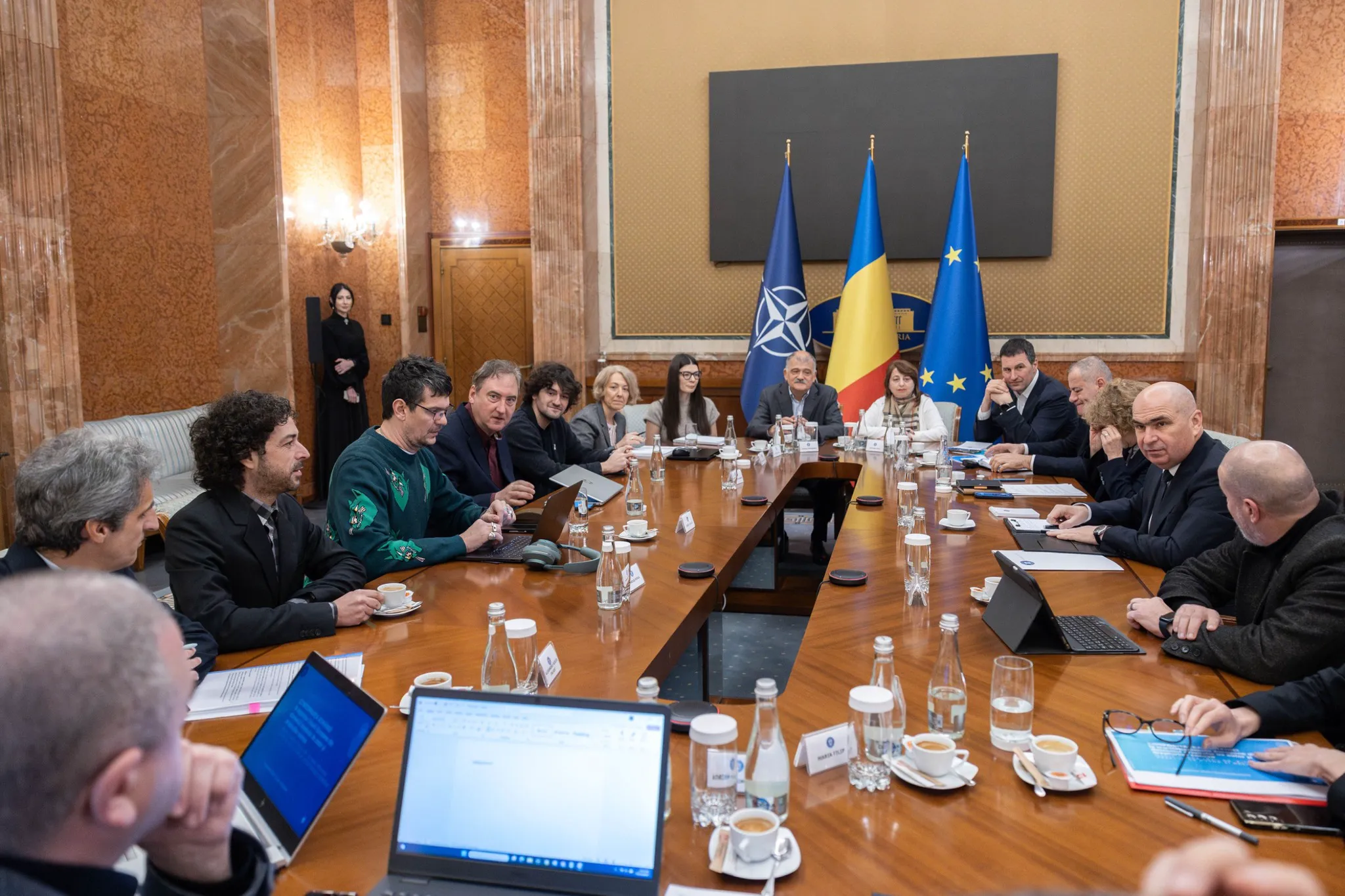 Primire la Guvern. Ce nu au reușit Sindicatele, au reușit Tudor Chirilă și Marius Moga