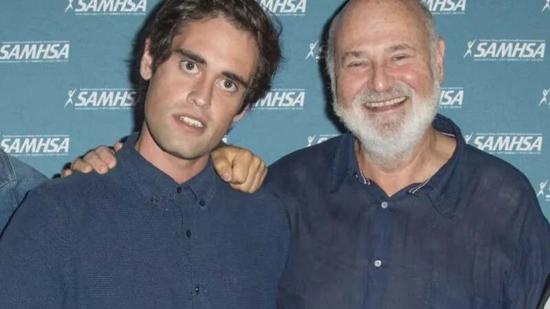 Fiul regizorului Rob Reiner, pus la pământ și încătușat de poliție pentru dubla crimă. Imaginile momentului