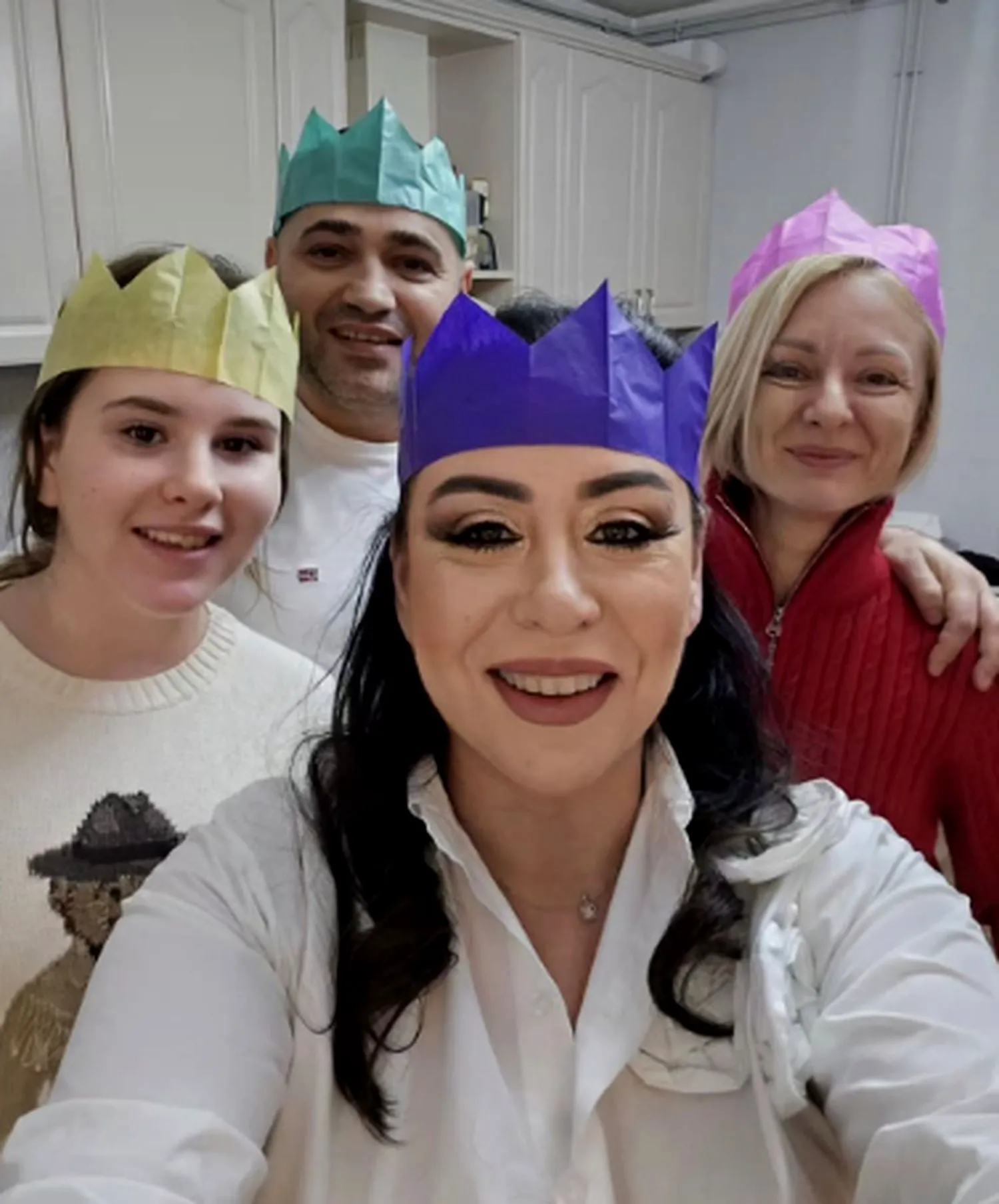 Crăciun sub lumina reflectoarelor. Cum au petrecut vedetele lumii sărbătoarea Nașterii Domnului. Ghiciți cine s-a transformat în Grinch