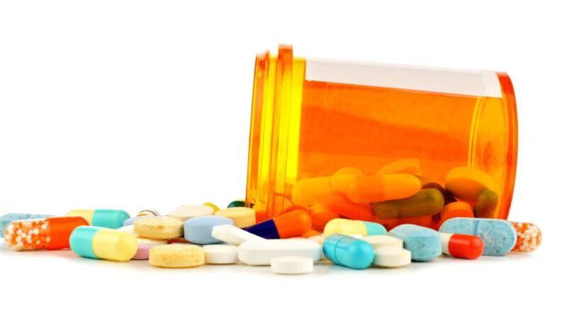 Domnule, vă explic pentru a treia oară, pentru antidepresive aveţi nevoie de reţetă. Râzi cu lacrimi ce urmează