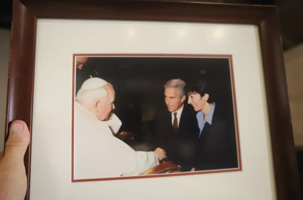 Imagini șocante de pe „Insula Pedofililor”! Ce au găsit anchetatorii în camerele secrete ale lui Jeffrey Epstein