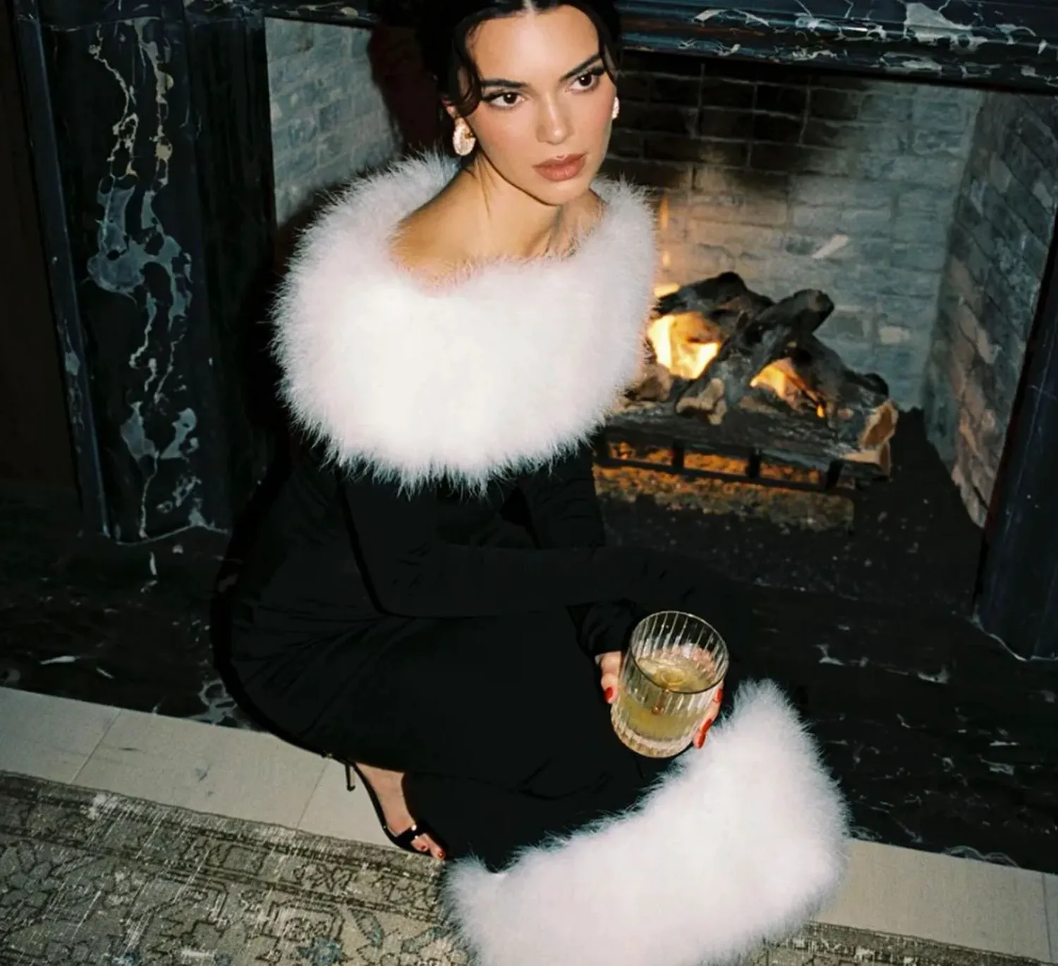 Ținute de Crăciun care vă garantează succesul. Ce culori vă scot din anonimat