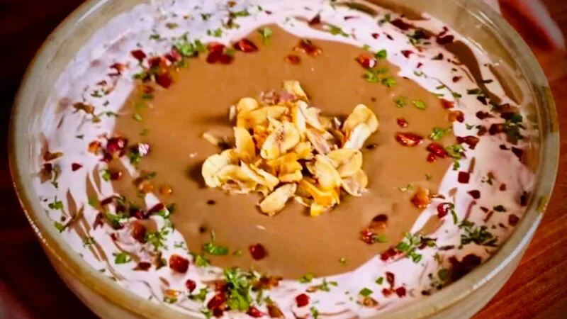 Supă de castane, rețeta unui preparat reconfortant, bogat și aromat