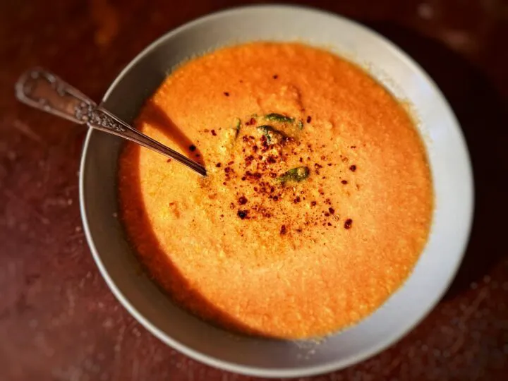 Supă cremă de zarzavaturi – gust, simplitate și sănătate