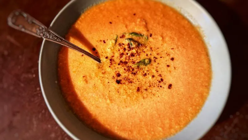 Supă cremă de zarzavaturi – gust, simplitate și sănătate