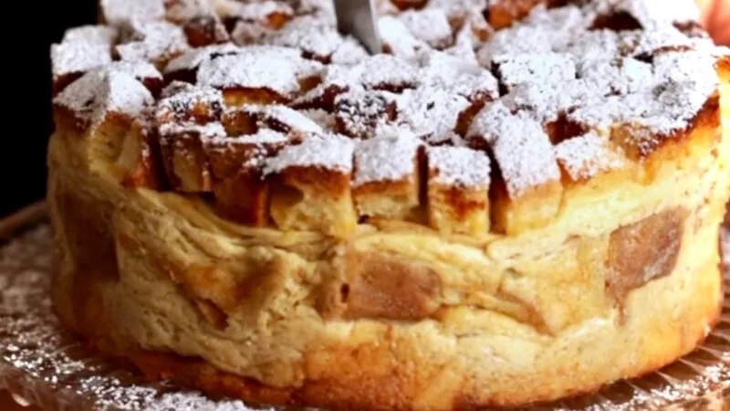 Tort de pâine uscată cu mere din Tirolul de Sud