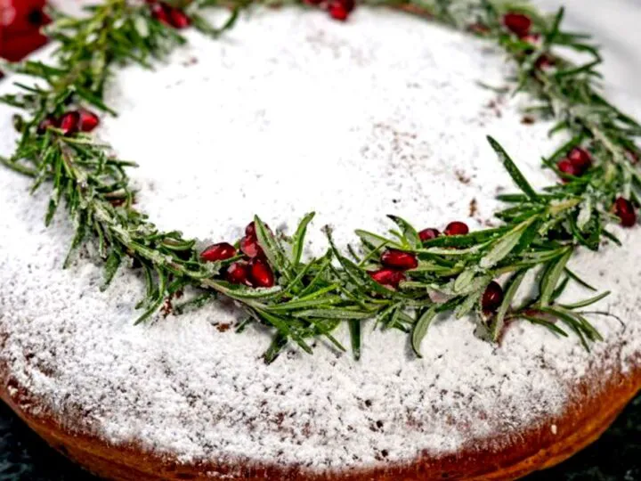 Vasilopita, plăcinta cu care o pregătesc grecii în cinstea Sfântului Vasile. Rețeta este un deliciu