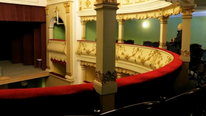 Comoara ascunsă a Banatului. Teatrul Mihai Eminescu din Oravița, copie fidelă a grandorii austriece